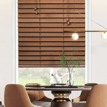Wooden venetian livingroom blinds